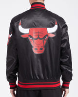 Pro Standard Men's Chicago Bulls Satin Jacket - Black/Red
